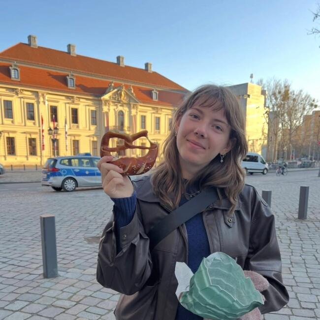 Babysitter in Melbourne: Alia