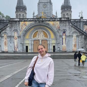 Babysitter in Saint-Benoît: Julie