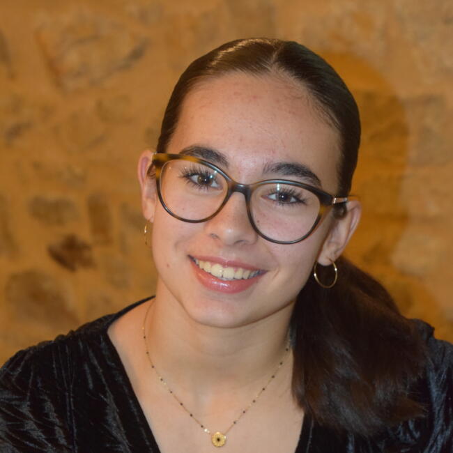 Babysitter in Pacé: Louise