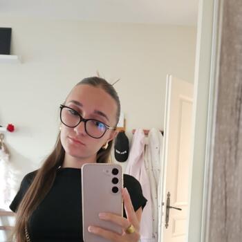 Babysitter in Lançon-Provence: Laura