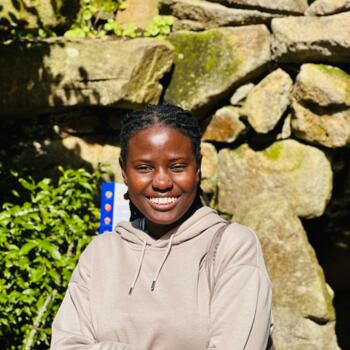 Babysitter Porto: Brendah