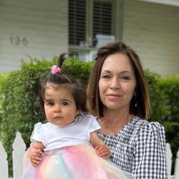 Babysitter Melbourne: Bernadette