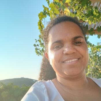 Babysitter in São Domingos de Rana: Andreia