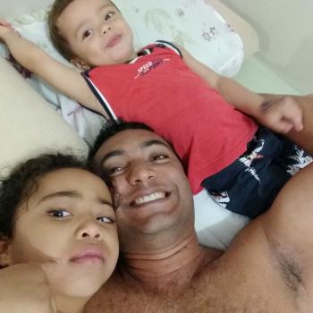 Emprego de babá em Uberlândia: emprego de babá Willian Douglas
