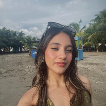 Niñera en Tegucigalpa: Genesis