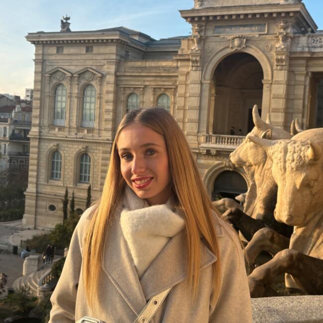 Babysitter in Limoges: Lise