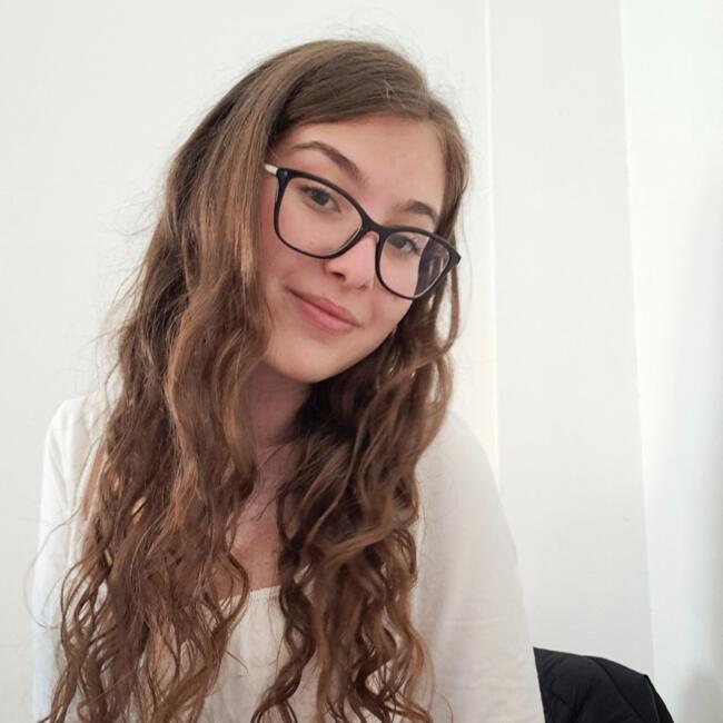 Babysitter a Elmas: Elisa