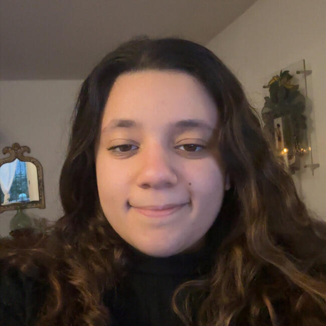 Babysitter in Meyreuil: Sarah