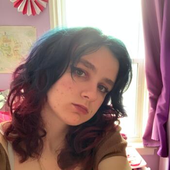 Babysitter in Thunder Bay: Rhonwynn
