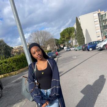 Babysitter in Bagnols-sur-Cèze: Bertina