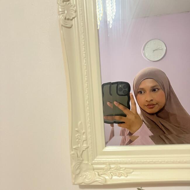 Babysitter in London: Habiba