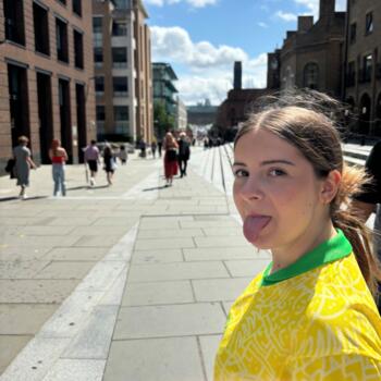 Babysitter in Hochfelden: Serena