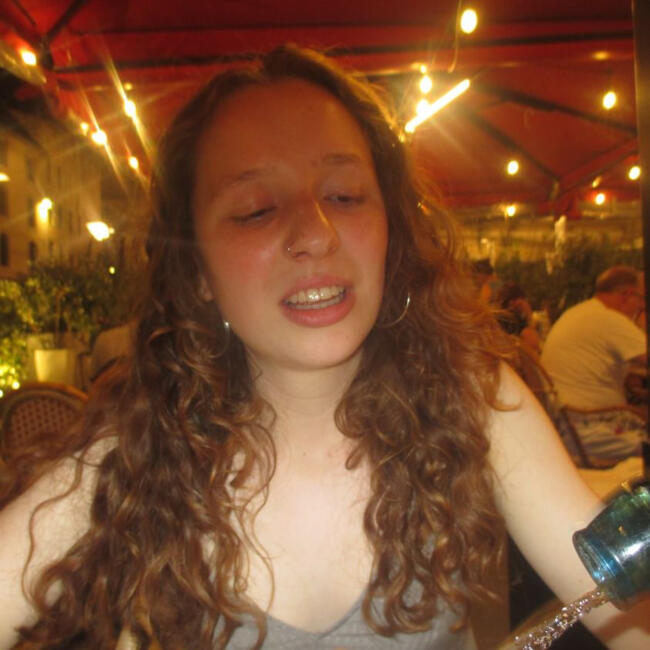 Babysitter in Witney: Fien