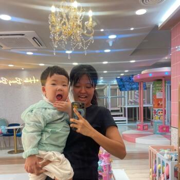 Babysitter Dún Laoghaire: HoYeon