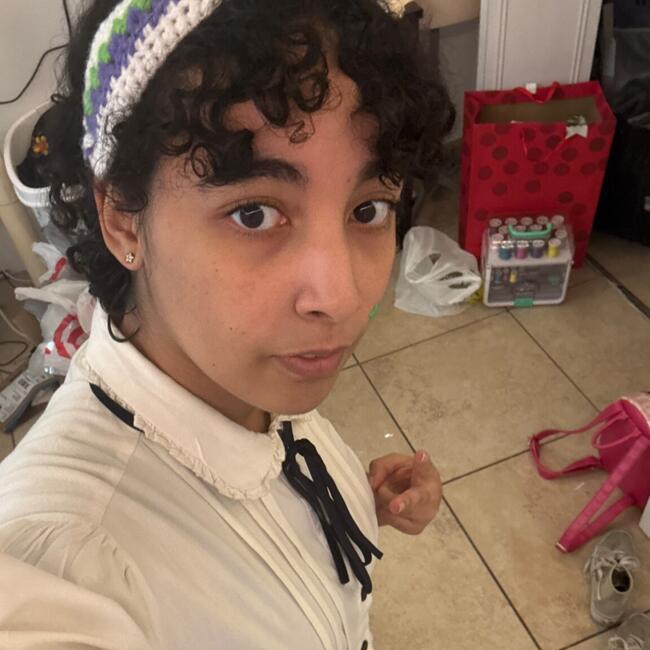 Babysitter in Coral Gables: Veronica