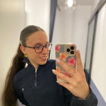 Babysitter in Violaines: Julynne