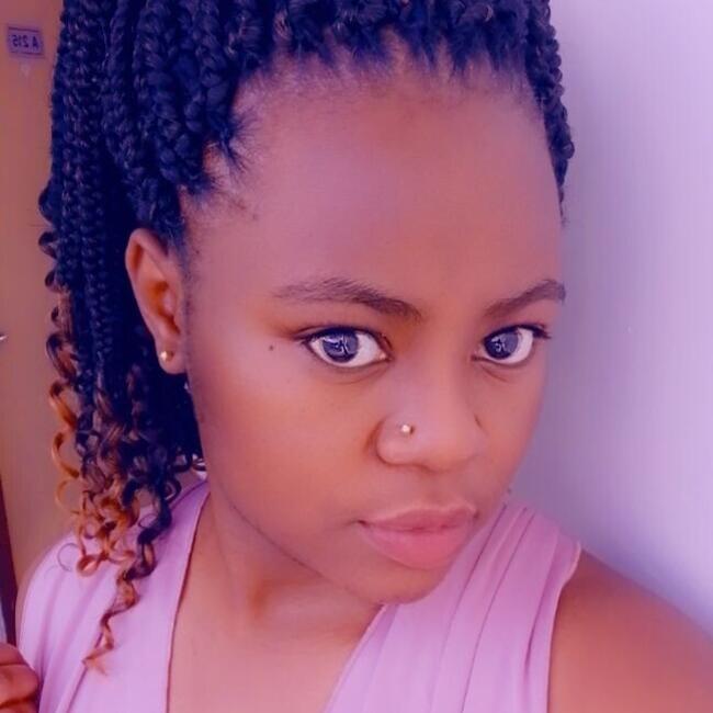 Babysitter in Dubai: Valeria