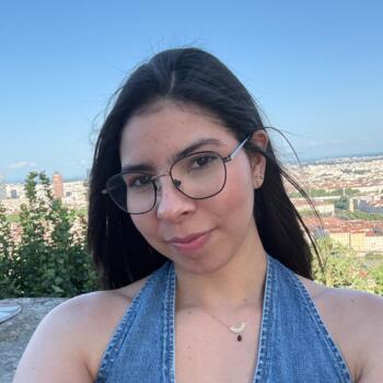 Babysitter in Villefranche-sur-Saône: Brisly dayana