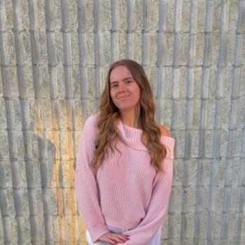 Babysitter in Red Deer: Mersades