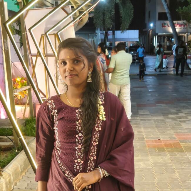 Babysitter in Coimbatore: Deepa