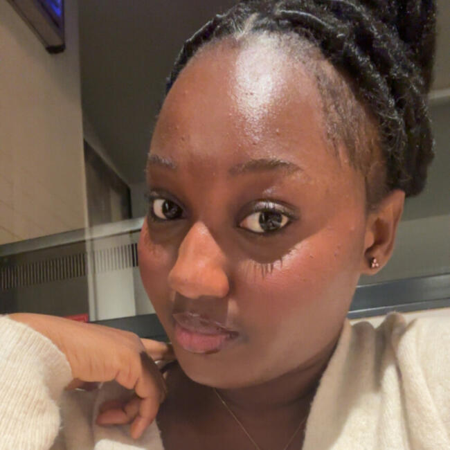 Babysitter in Lormont: Bintou