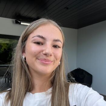 Babysitter in Auckland: Miela