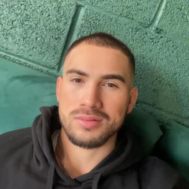 Babysitting job in London: Henrique