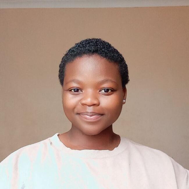 Babysitter in Mid-Ennerdale: Itumeleng Tumi