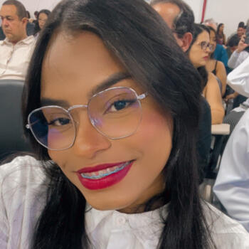 Babysitter in Recife: Isadora
