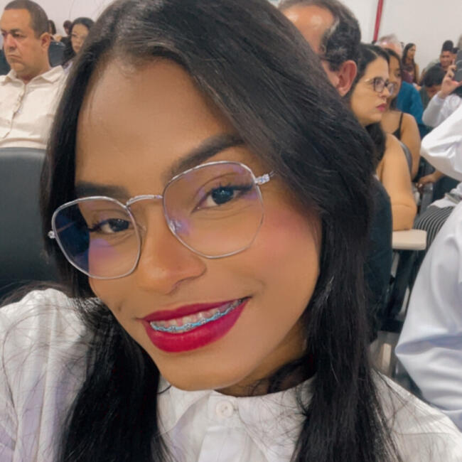 Babysitter in Recife: Isadora