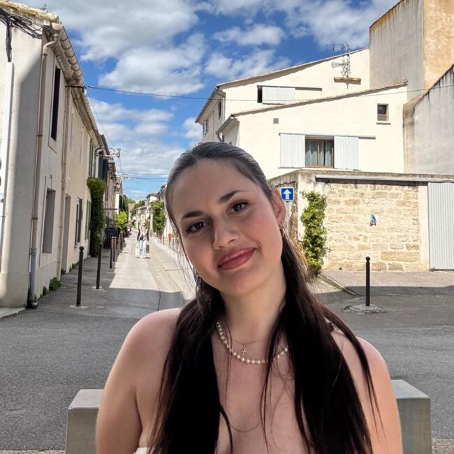 Babysitter in La Valette-du-Var: Carla