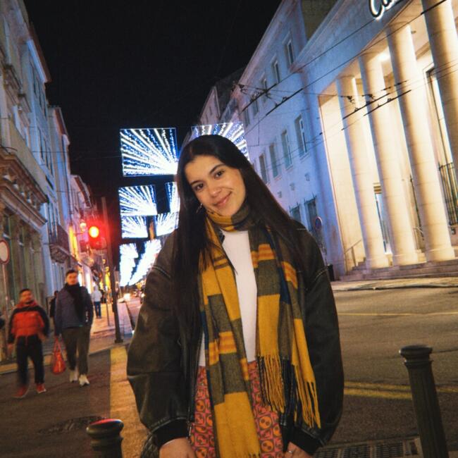 Babysitter in Coimbra: Nicole