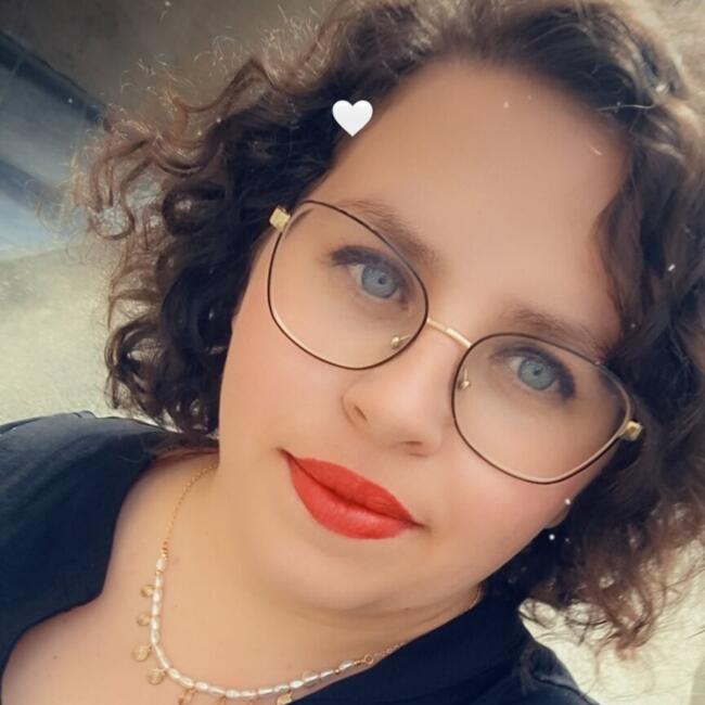 Babysitter in Caderousse: Charlotte