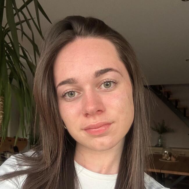 Babysitter in Chevregny: Mila