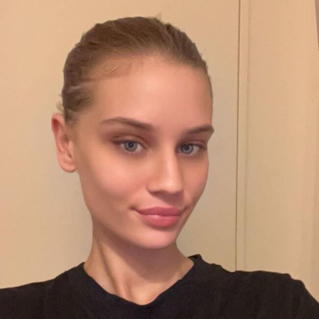 Babysitter in Thorigny-sur-Marne: Djenly