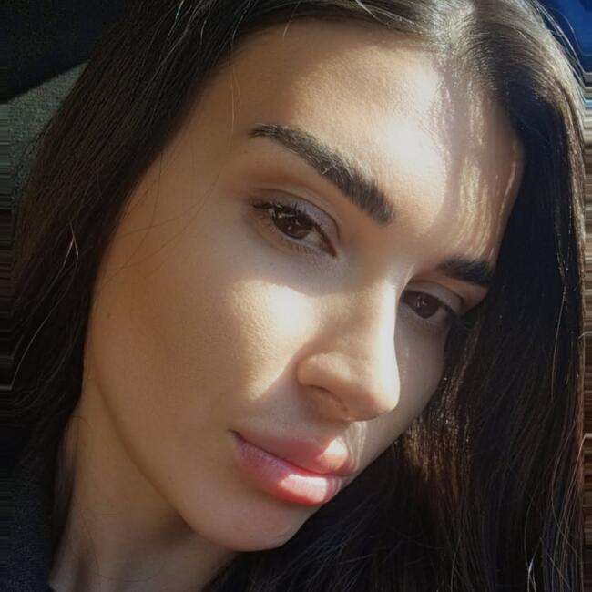 Babysitter in Výronas: Fjorela