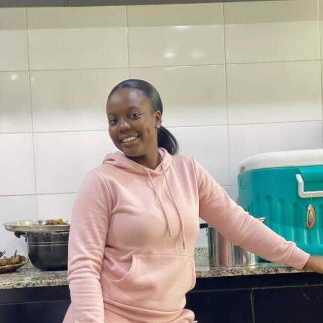 Babysitter in Brasília: Adeseeke