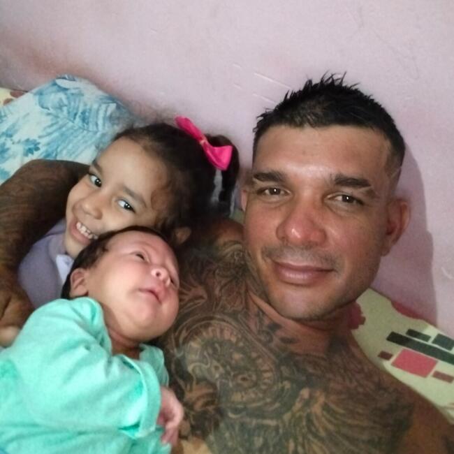 Emprego de babá em Lins: Daniel