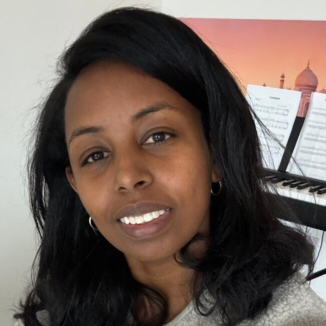 وظيفة جليسة أطفال في Jazīrat Abū Z̧aby: Zenab