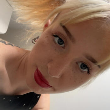 Babysitter in Melbourne: Charlotte