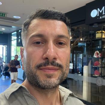 Babysitting job in Barcelona: babysitting job DANIEL FLORIN