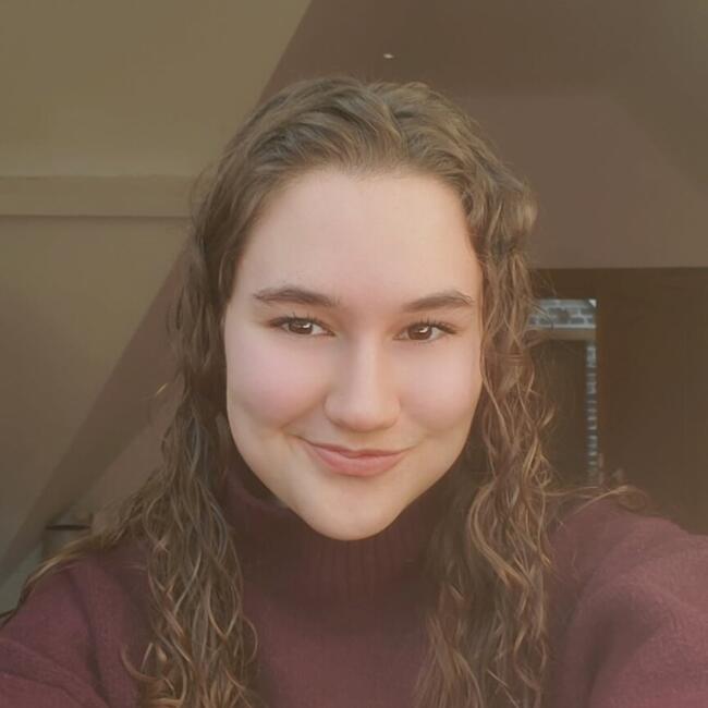 Babysitter in Loos: Capucine