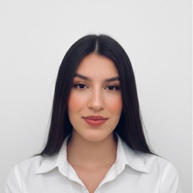 Babysitter in Rionegro: Laura