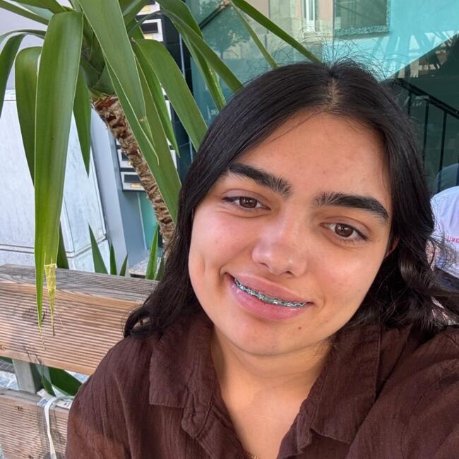 Babysitter in Lisbon: Sara