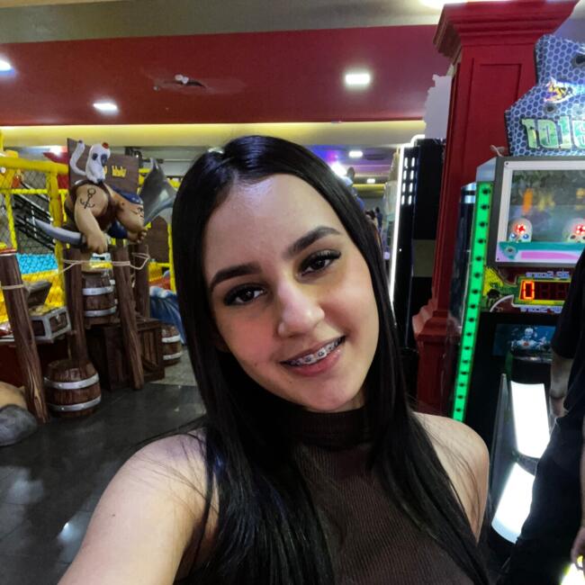 Babysitter in Mirassol (São Paulo): Evellyn