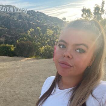 Babysitter Farnham: Lacey