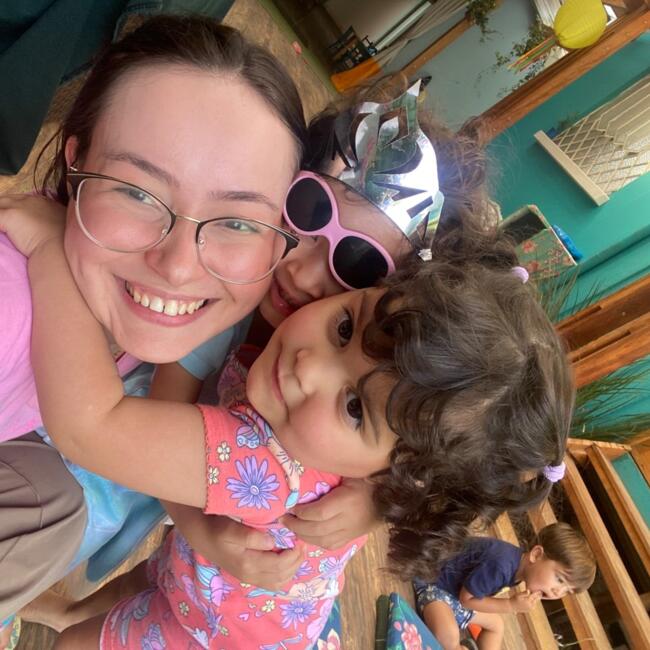 Babá em Curitiba: Estela