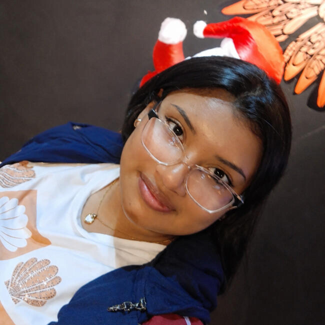 Babysitter in Balboa: Dinella González