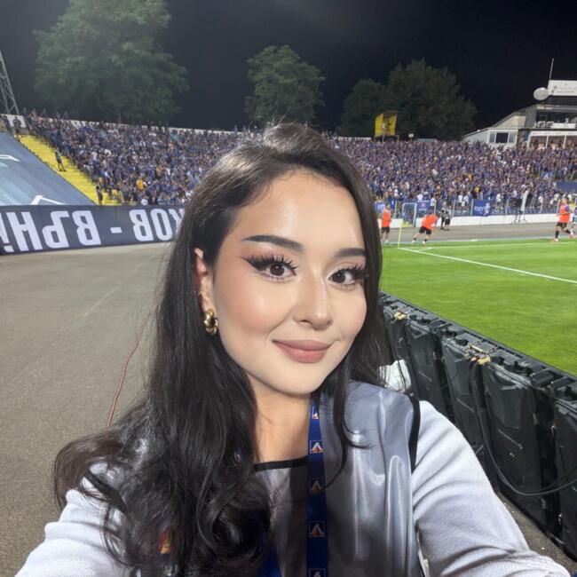Babysitter in Rome: Arailym
