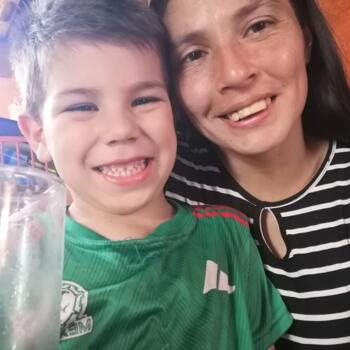 Babysitter in Fernando de la Mora: Katia